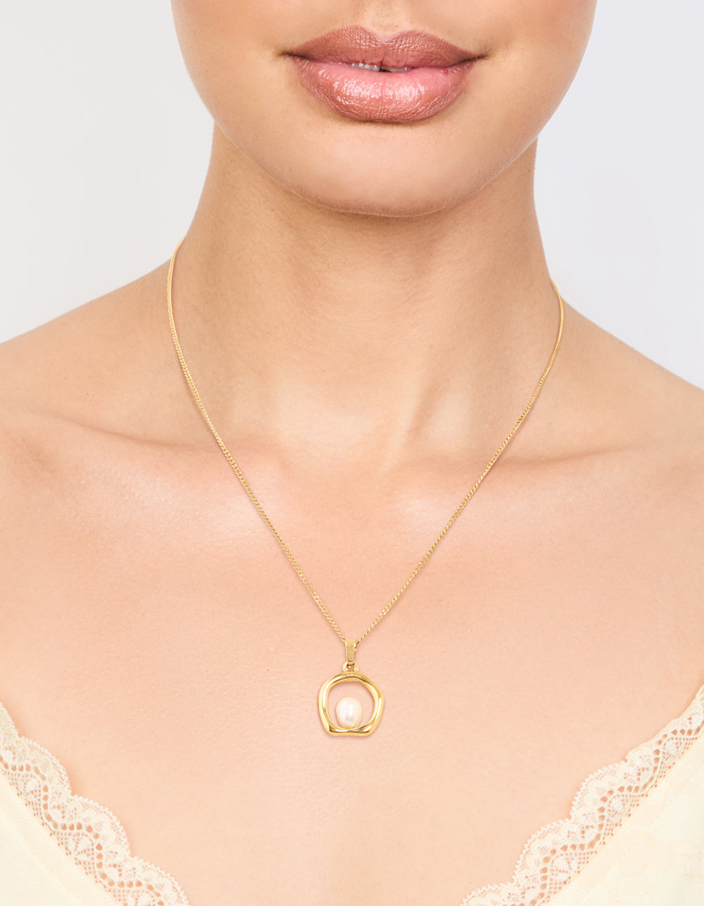 Waterproof Gold Plated Stainless Steel Freshwater Pearl Molten Hoop Pendant Necklace